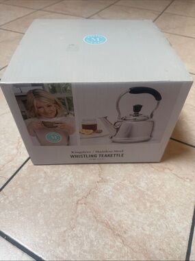 Stainless Steel Whistling Teakettle - Silver